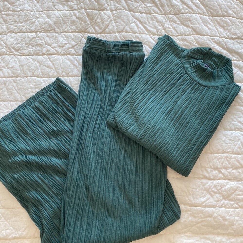 Zara matching pleated set